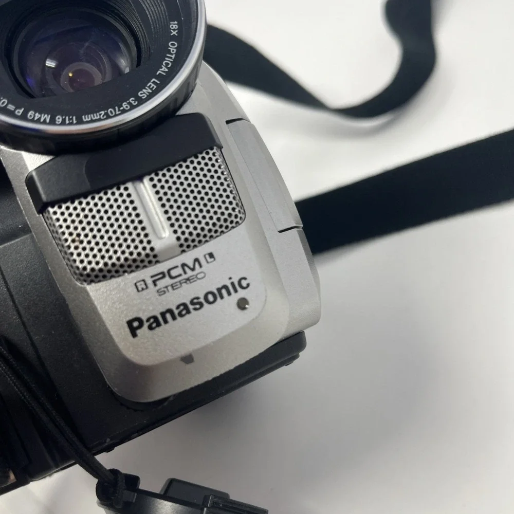 PANASONIC PV-DV100D Digital Palmcorder, UNTESTED, AS IS (No Battery/Charger)‎